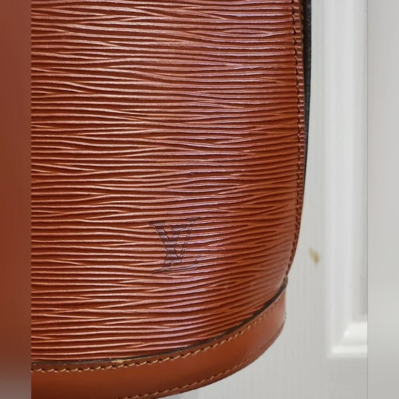 Louis Vuitton Epi Cluny -Brown